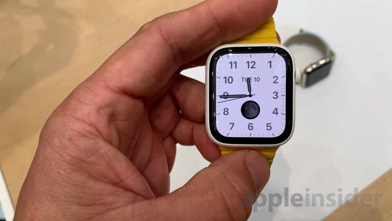 Apple watch 2025 5 on hand