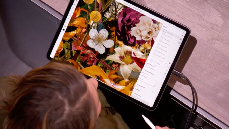 Adobe demonstrating Photoshop on the iPad Pro in October 2018