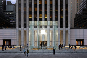 Exterior of the new Apple Fifth Avenue. (Source: Apple)