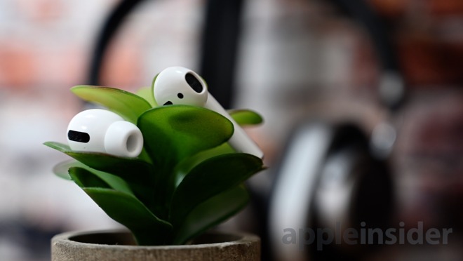 AirPods Pro (left earbud) and AirPods (right earbud)
