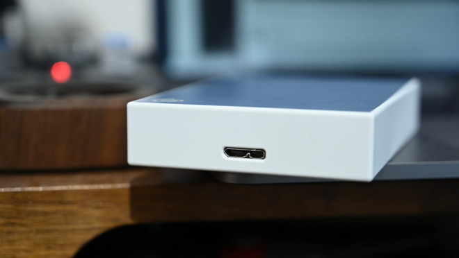 Seagate Backup Plus Portable uses a slim Micro-B connector