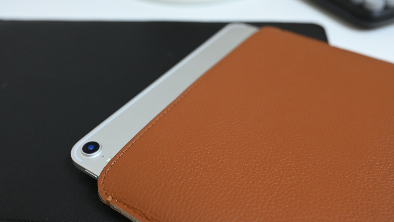 Review: Woolnut leather sleeves for iPad and Mac offer attractive,  minimalist protection