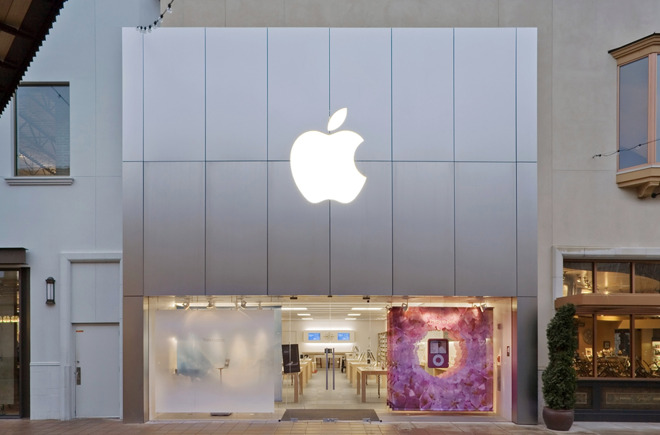 The Bridgeport Village Apple Store in Oregon