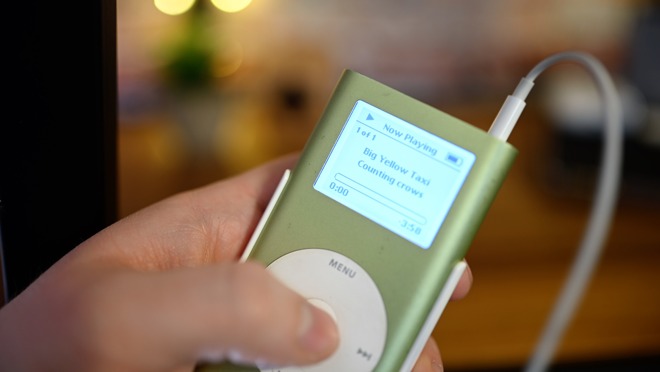 Listening to music on the iPod mini