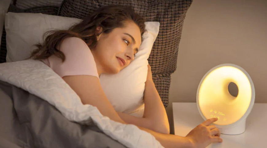 Philips' SmartSleep Connected Sleep and Wake-Up Light