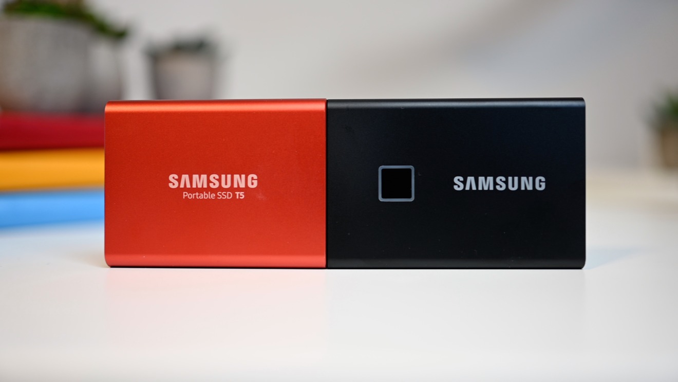 The Samsung T5 SSD (left) compared to the Samsung T7 Touch SSD (right)