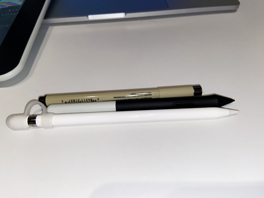 Wacom One compared with the first generation Apple Pencil and a Micron