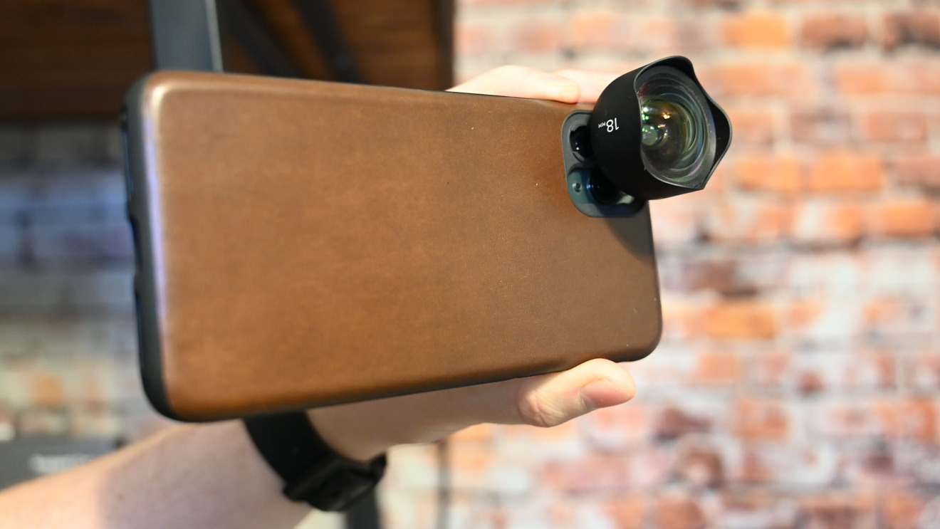 nomad case moment lens