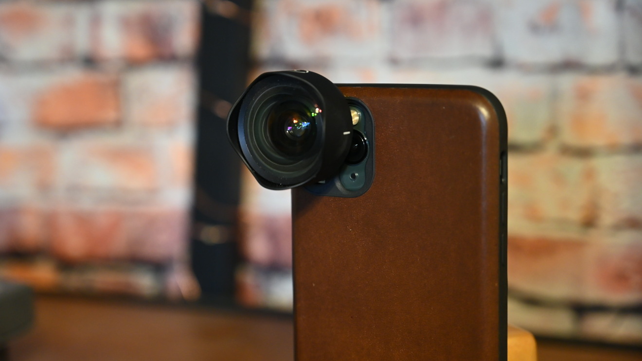 nomad case moment lens