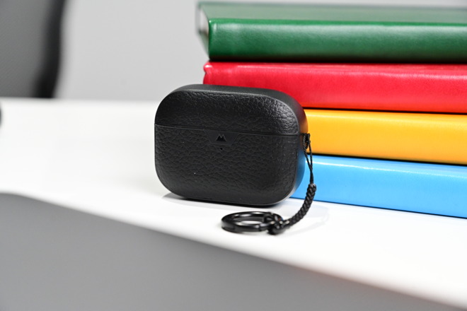 Black leather Mous AirPods Pro case