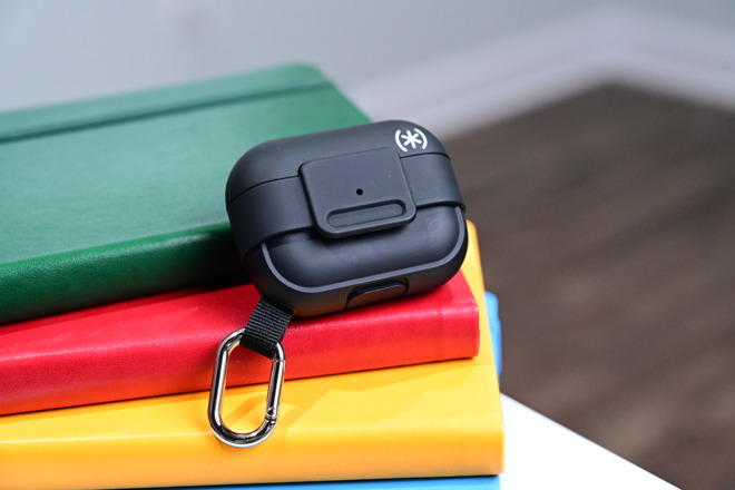 Speck AirPods Pro Presidio Clickflip Case in Black