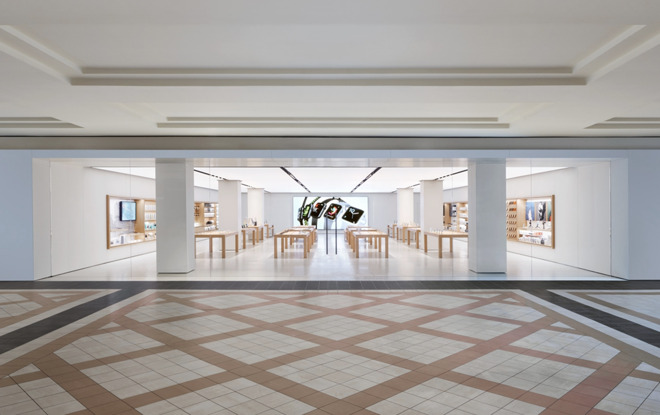The Mayfair Mall Apple Store in Wisconsin