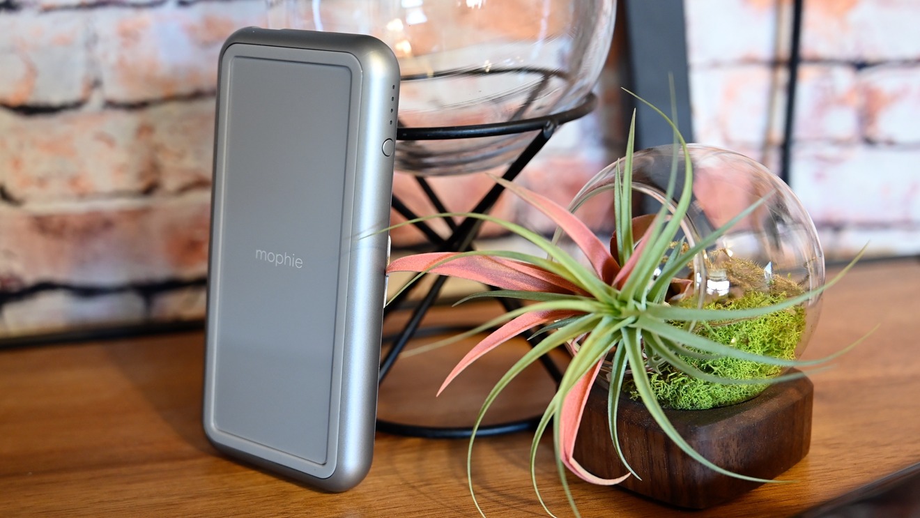 Mophie's powerstation Plus in silver