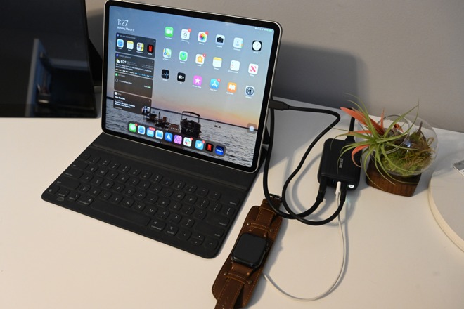 Connect a monitor or project to your iPad Pro, Mac, or Samsung device