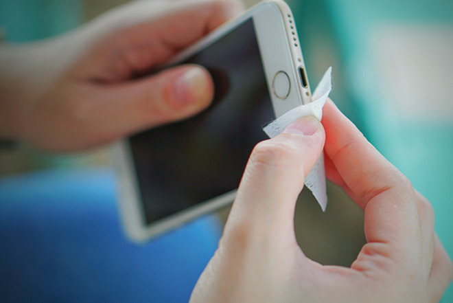 While disinfecting wipes can damage a display's oleophobic coating, Apple appears to have changed its tune on them.