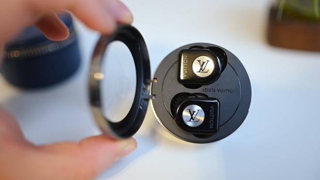 Louis Vuitton Monogram Horizon Wireless Earbuds - White Headphones