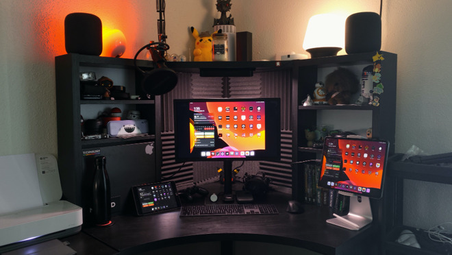 That's not a Mac on writer Wesley Hilliard's desk, it's an external monitor for an iPad Pro