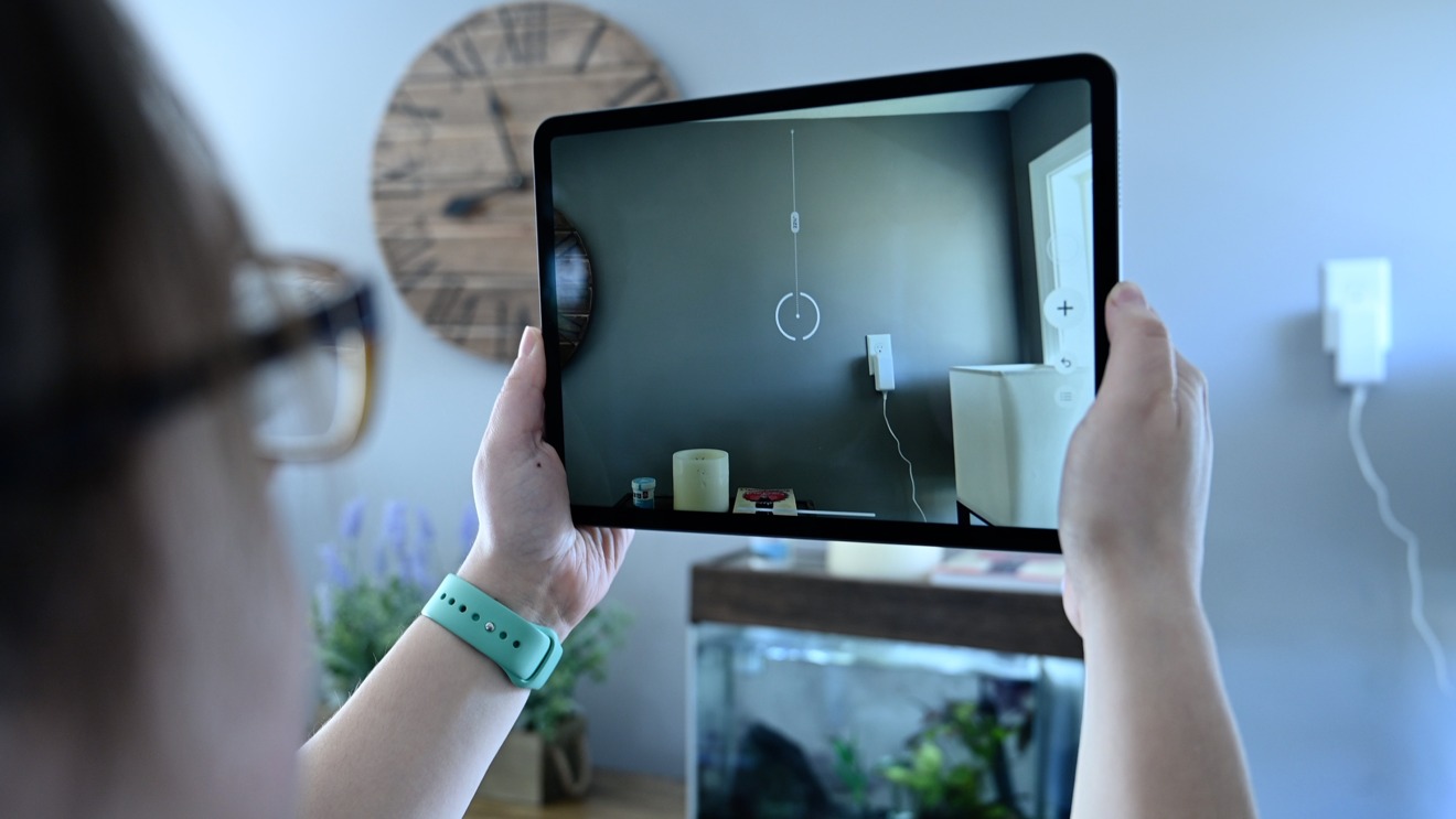 Taking measurements with iPad Pro as a massive viewfinder