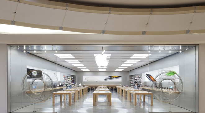 The Apple Store at the Mall of New Hampshire
