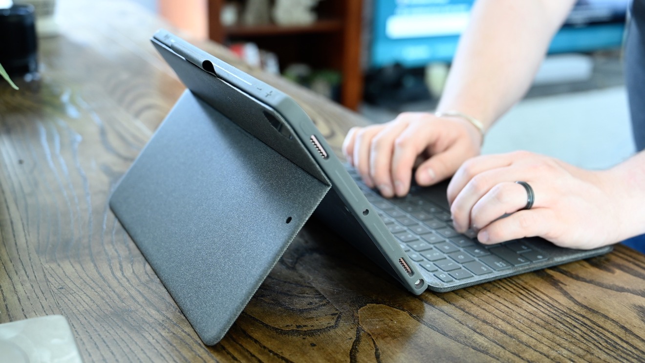 logitech combo touch keyboard case for ipad air