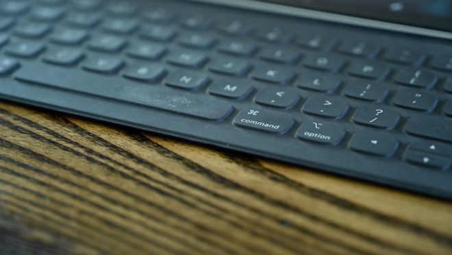 Fabric keys of the Smart Keyboard Folio