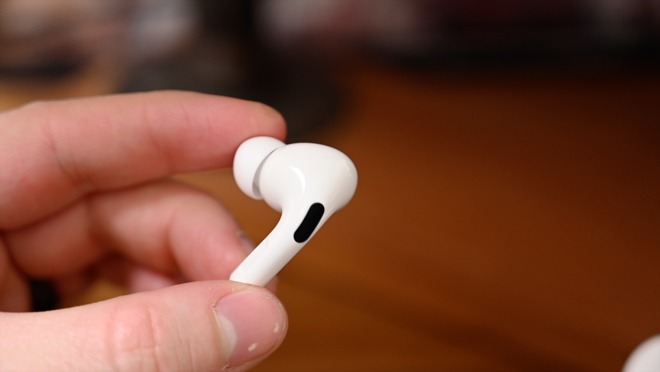 AirPods Pro earbud