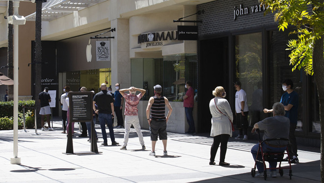 Las Vegas Apple stores reopen for select services