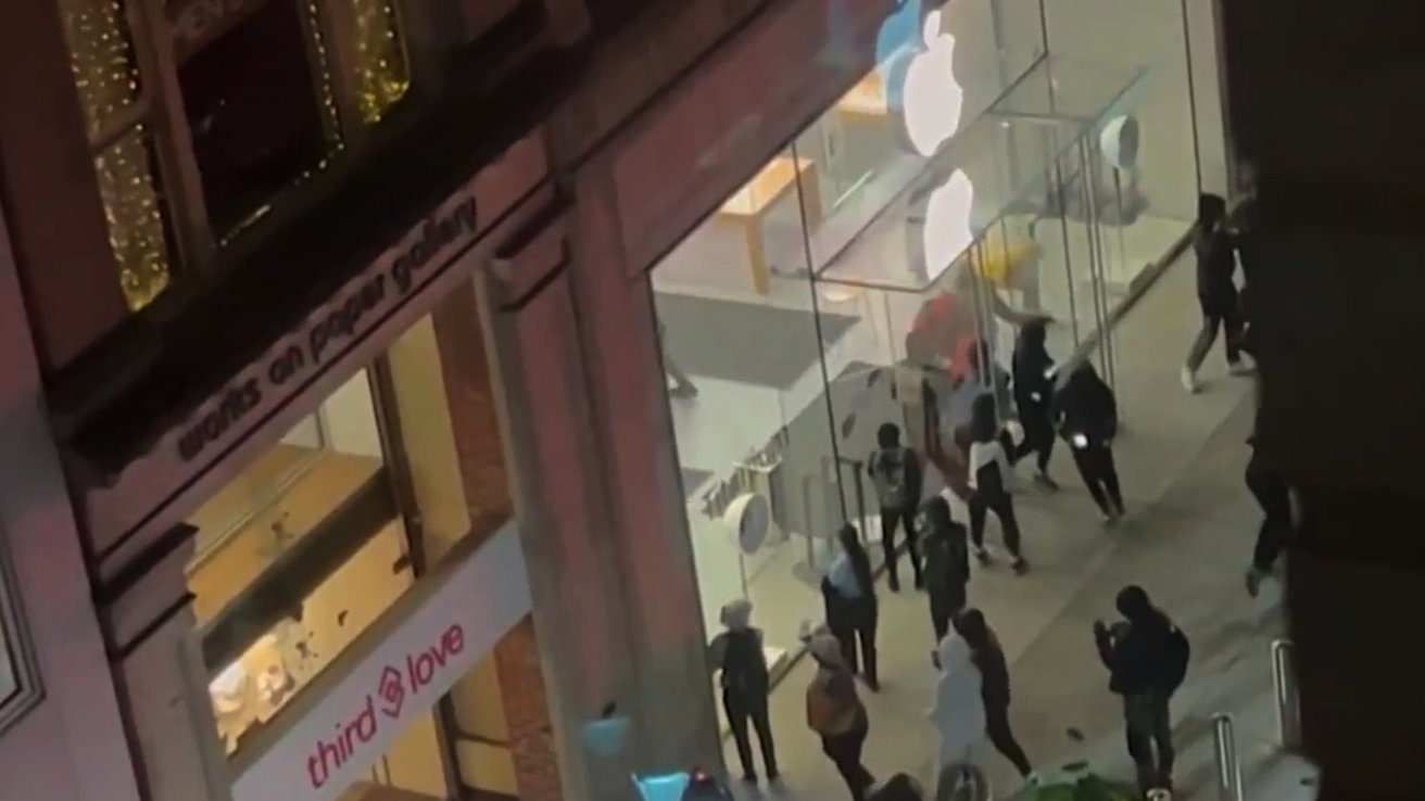 Apple Store in Philadelphia looted -- Image: NBC Philadelphia