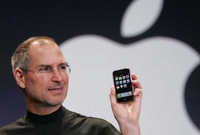 Steve Jobs unveiling the original iPhone in 2007