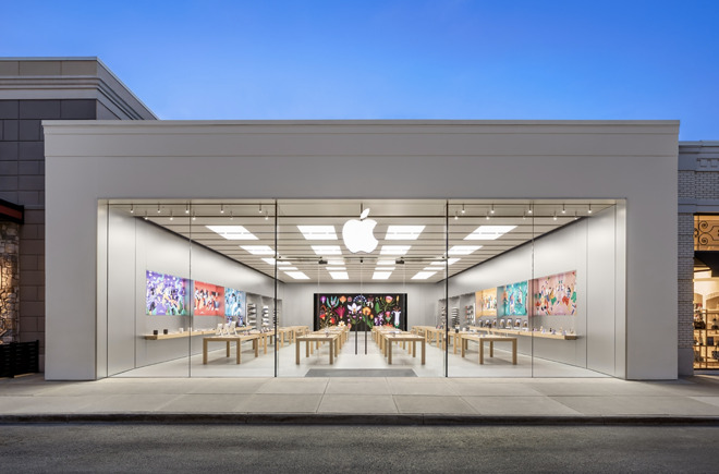 The Apple Easton Town Center Apple Store in Columbus, Ohio