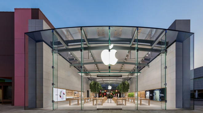 Apple Store Highland Village in Houston, Texas