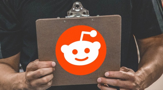 Reddit logo on a clipboard