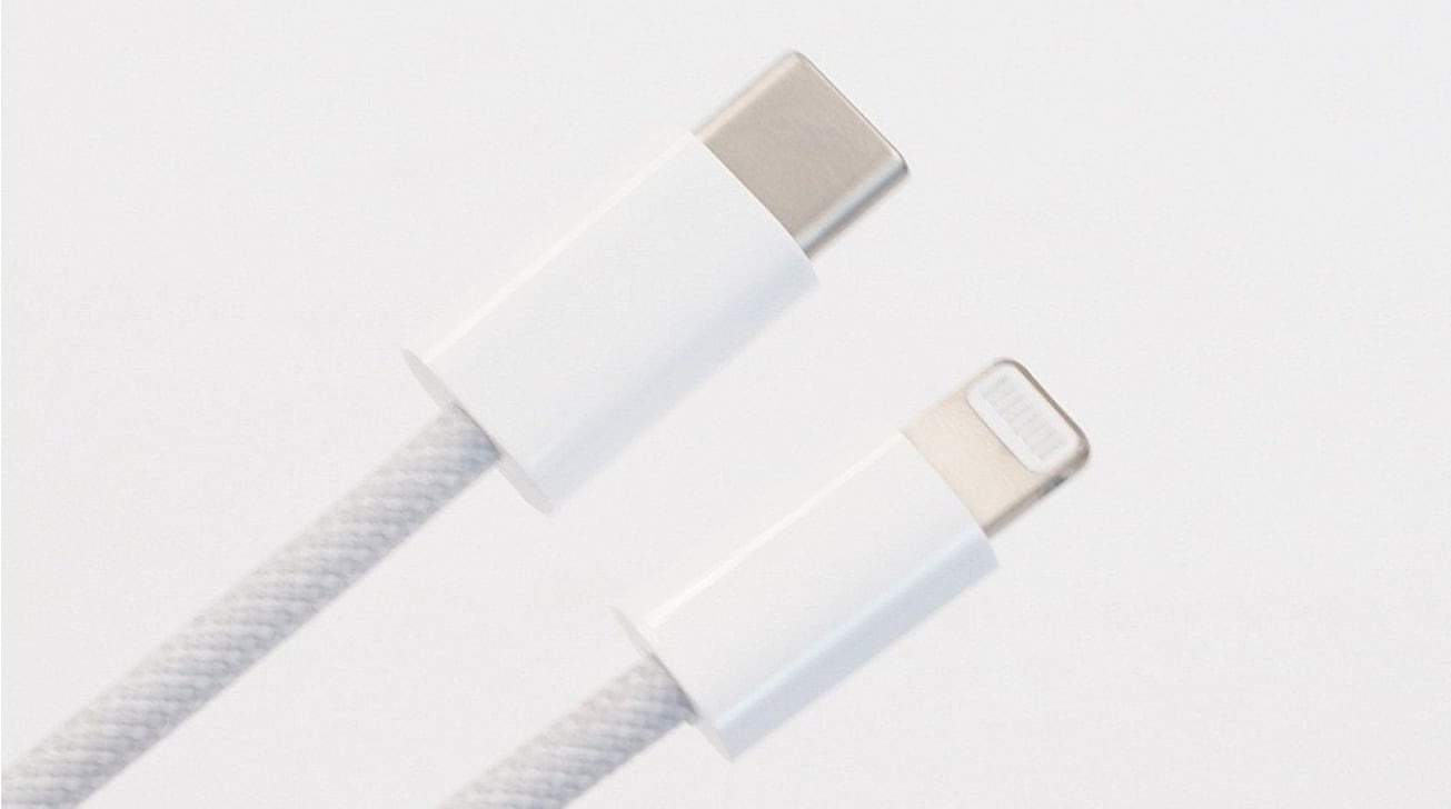 Photo Of Alleged White And Black Usb C To Lightning Cable For