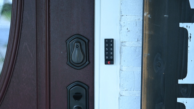 August Smart Keypad mounted to door
