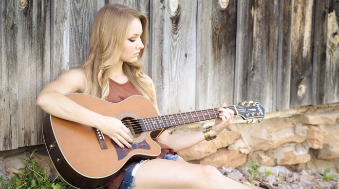 Country guitar player Pixabay