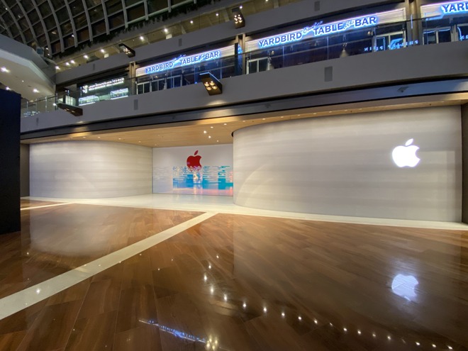 Apple Marina Bay Sands in Singapore unwrapped, opening soon