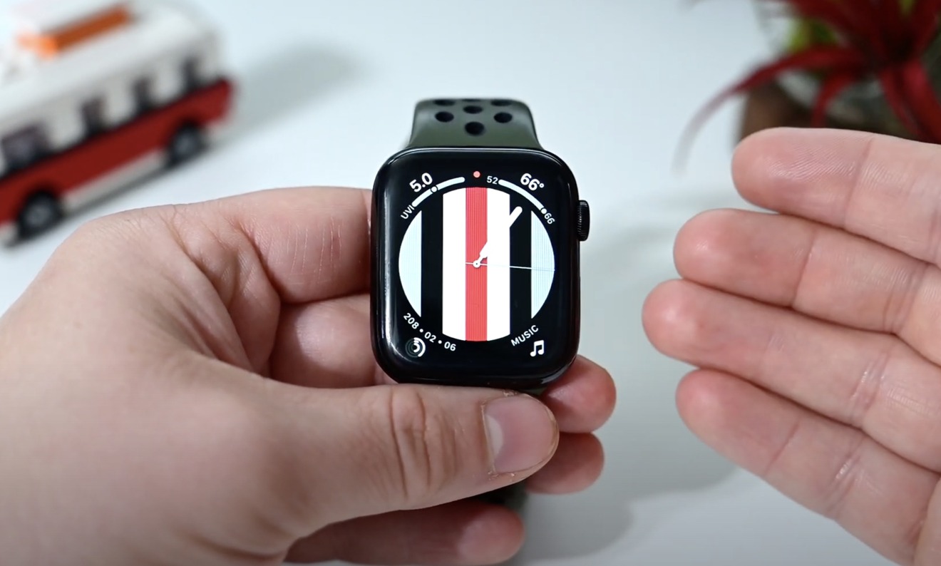 Apple Watch Series 6 Features New Watch Faces With Memoji, Stripes, and  More - MacRumors