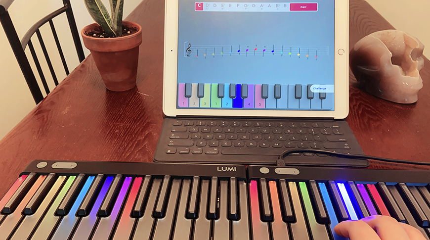 Rainbow-bright Lumi teaches piano with video games - CNET