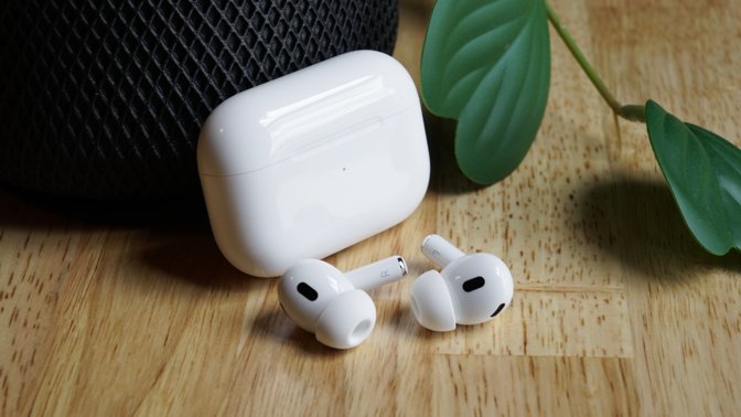 9 Luxury AirPods And AirPods Pro Cases To Score Right Now