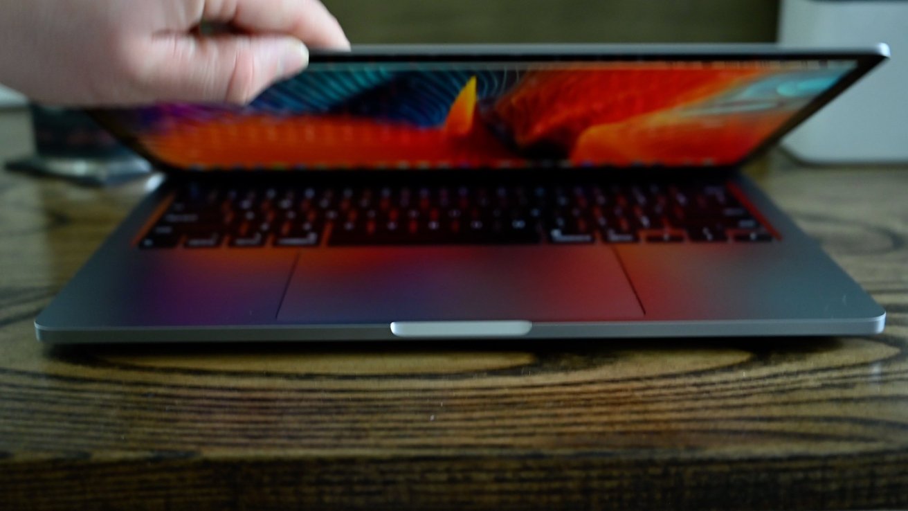 The MacBook Pro is thicker than the MacBook Air, but it has its own small advantages.