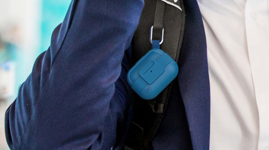The attached carabiner securely attaches your AirPods Pro to your bag