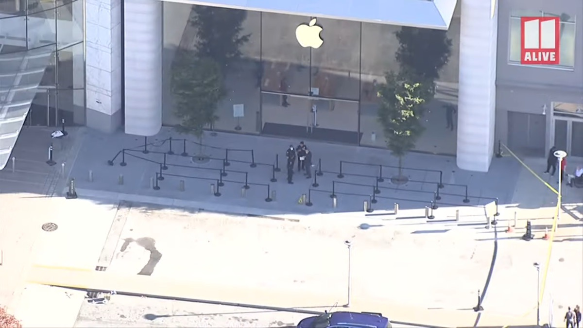 Apple Retail Store - Lenox Square  Apple retail store, Retail store  design, Lenox square