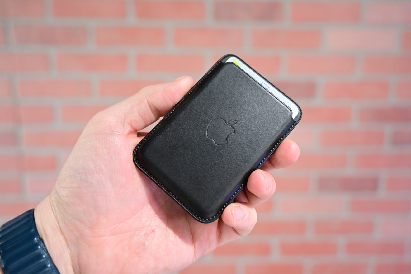 Apple's MagSafe wallet review: finally solves the unified