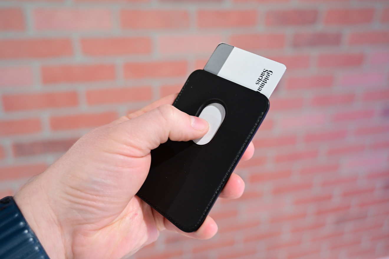 Apple iPhone Leather Wallet with MagSafe Review: Good to store a few cards,  but pricey