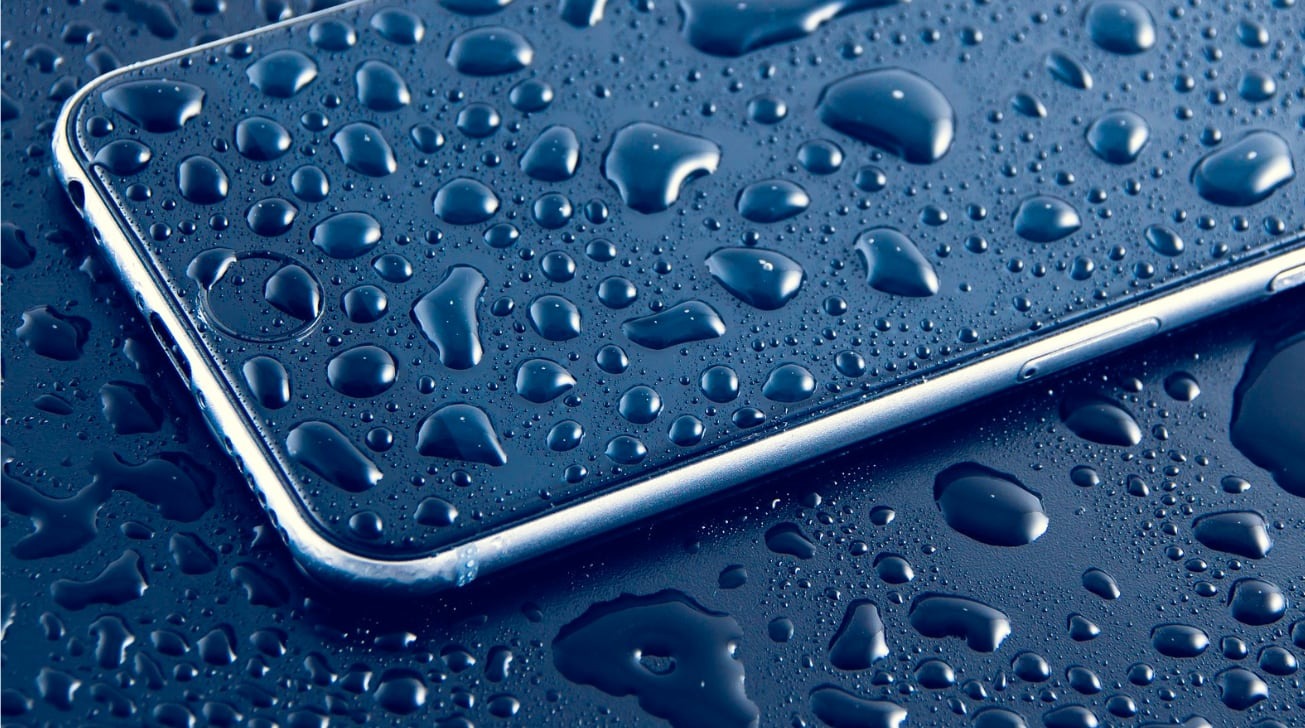 Italy to fine Apple 10 million euros over waterproof iPhone claims