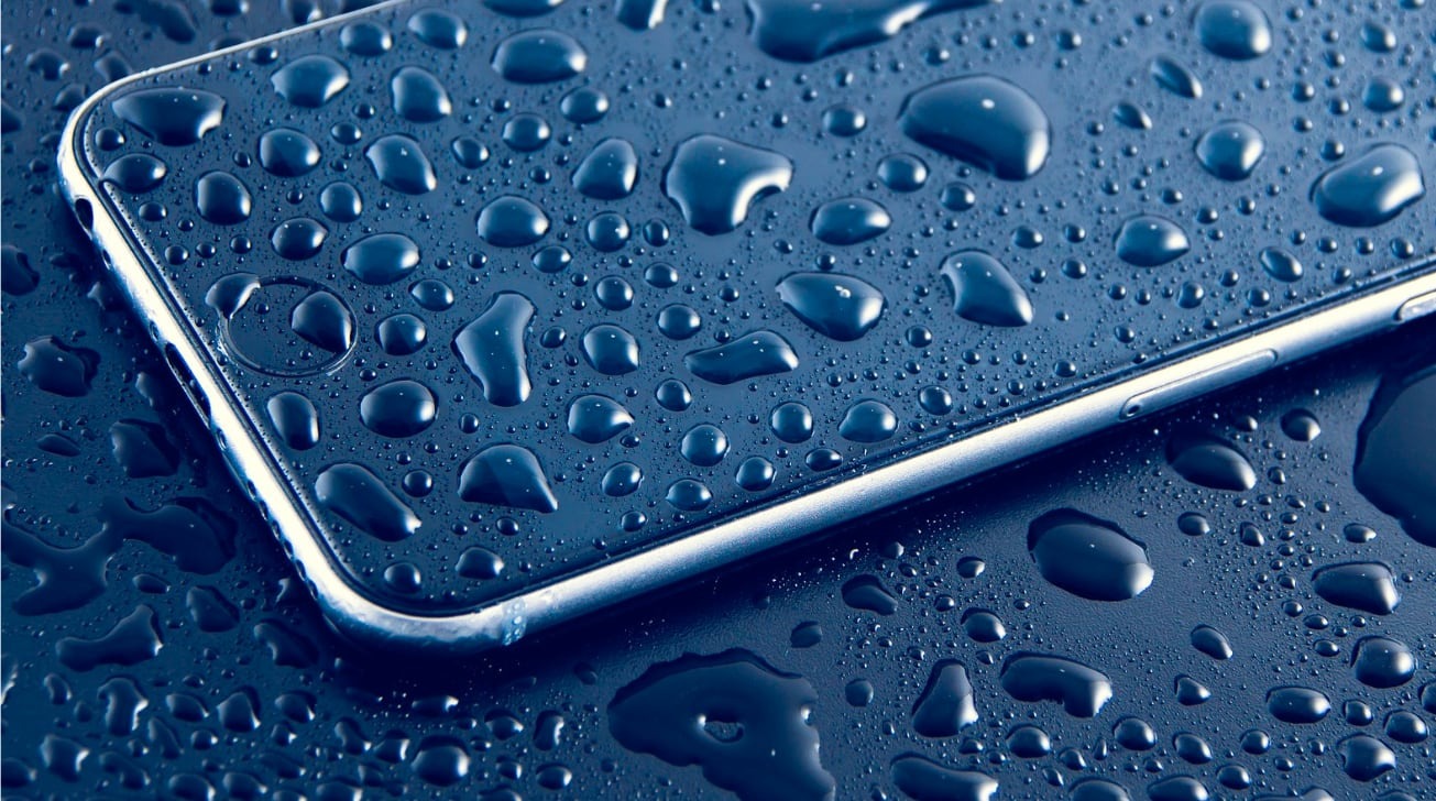 photo of Italy fines Apple 10M euro over water resistance marketing image