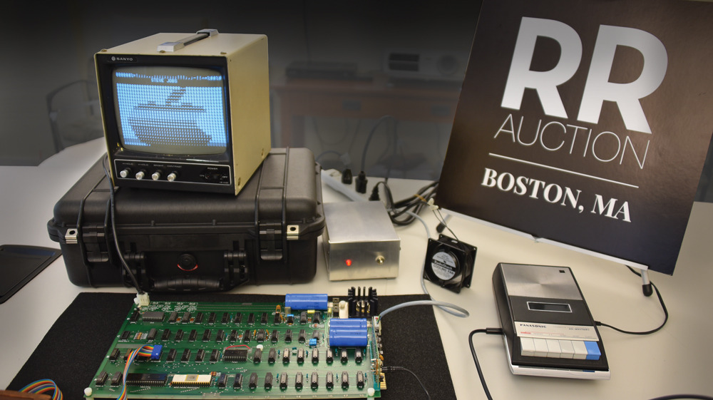 photo of Functioning Apple I with box signed by Steve Wozniak going up for auction image