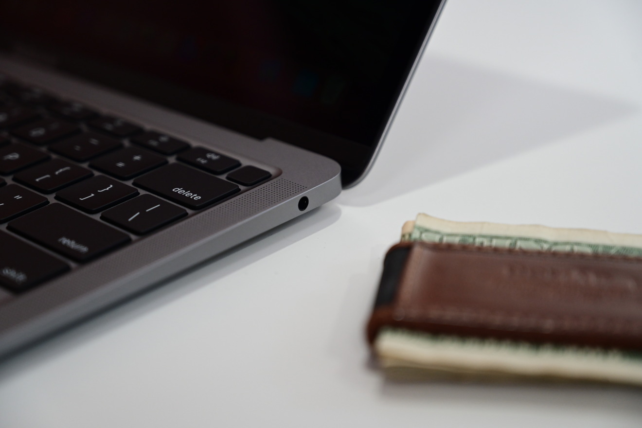 how to clean a macbook air ports