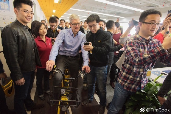 Tim Cook on a tour of China in 2017