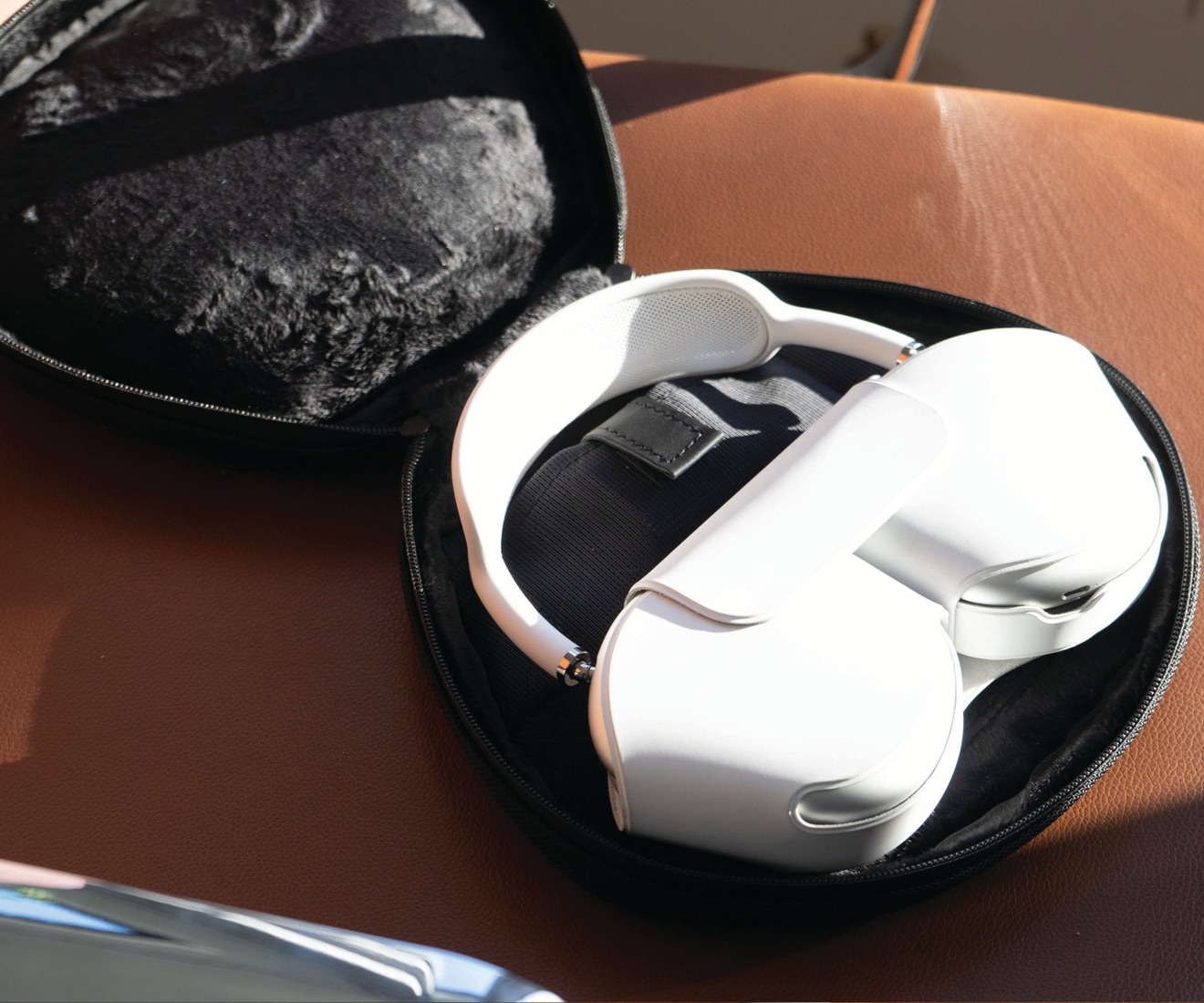 apple airpods travel case